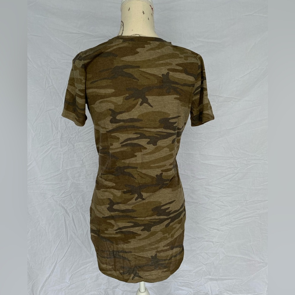 T-shirt - Picture 2 of 3